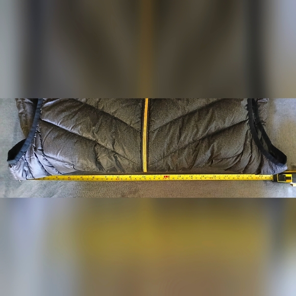 NWOT - Women's Michael Kors Down Filled Vest With Detachable Faux Fur Hood - XL - Picture 14 of 15